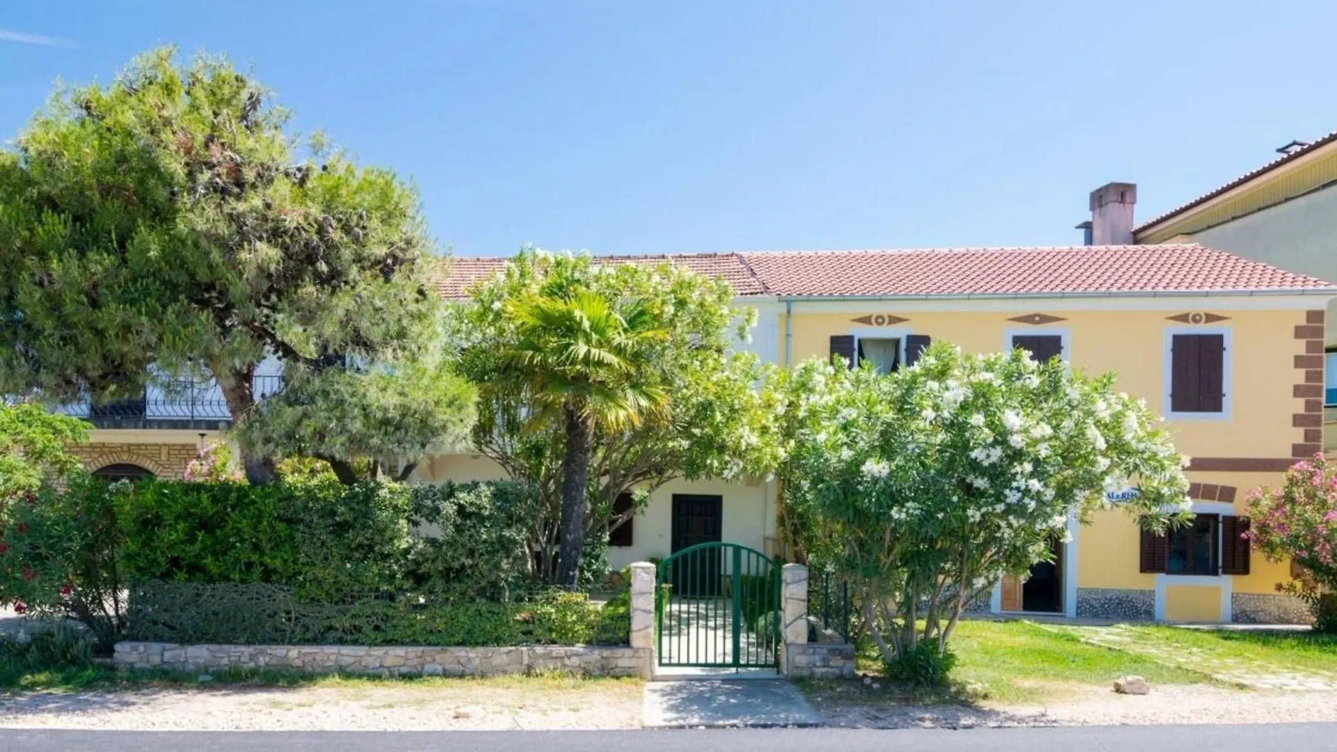 Villa House Oleander Sukošan Сasa de vacaciones